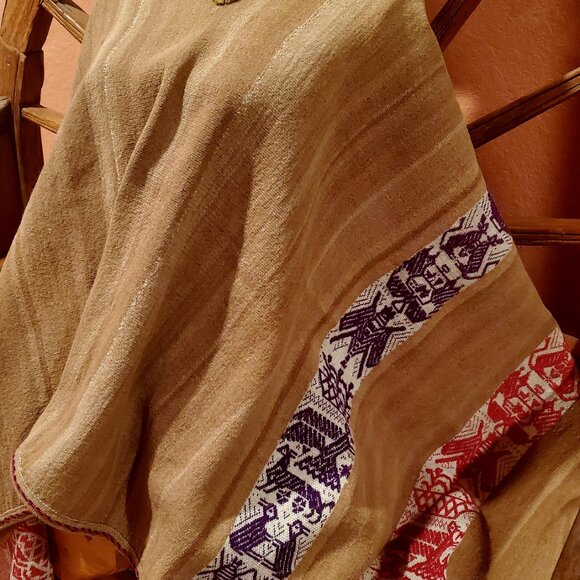 Antique Patagonia Traditional Poncho – Inca Patterns, Outdoor Lovers, Gift Ideas - Picture 2 of 5